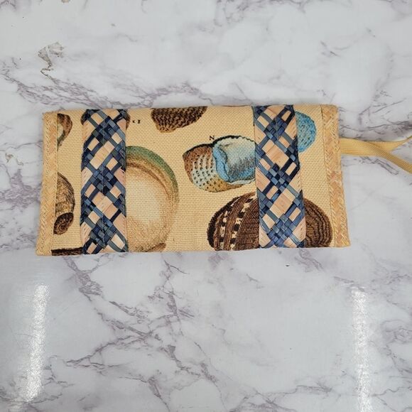 Bahamas Raffia or Jute Rattan Seashell Pattern Wristlet Wicker - Picture 6 of 10
